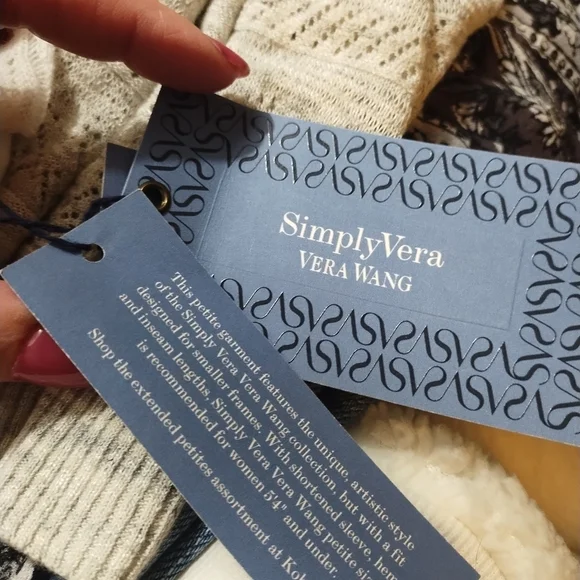 NWT Simply Vera- Vera Wang white fit and flare dress - Picture 9 of 9